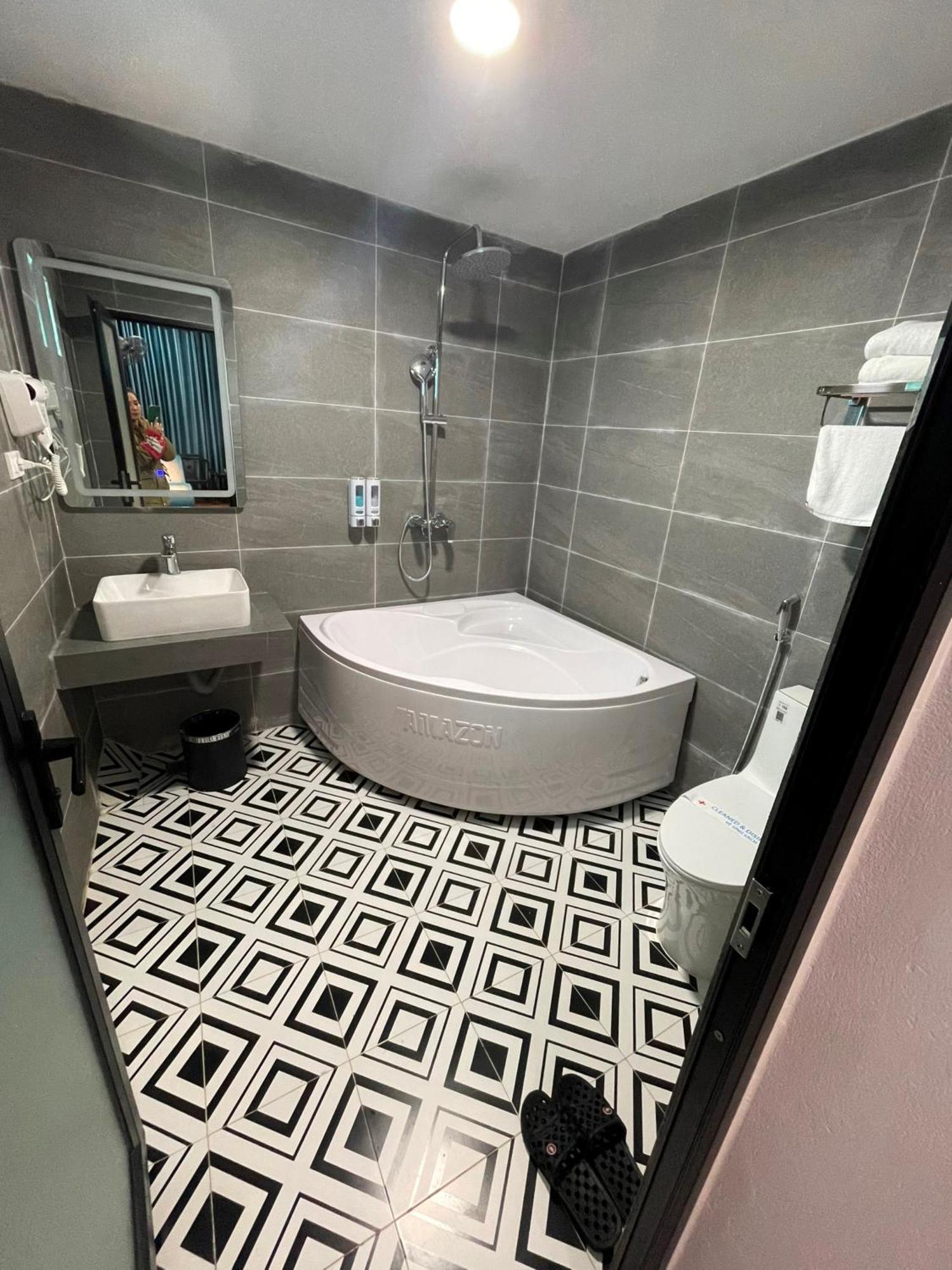 Nhat Tan Hotel Hanoi Zewnętrze zdjęcie